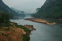 Widok na rzeke Nam Ou w Nong Khiaw.